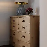 度假居 Stylish Retreat Inside Walls *