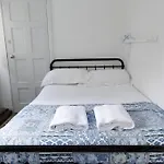 Feriehus Stylish Retreat Inside Walls *