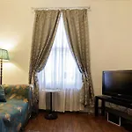 度假居 Stylish Retreat Inside Walls