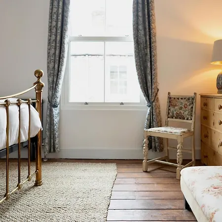 Stylish Retreat Inside Walls * York