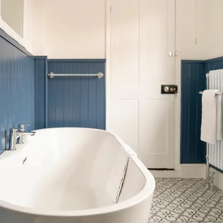 Stylish Retreat Inside Walls Prázdninový dům *