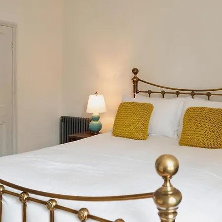 Stylish Retreat Inside Walls York