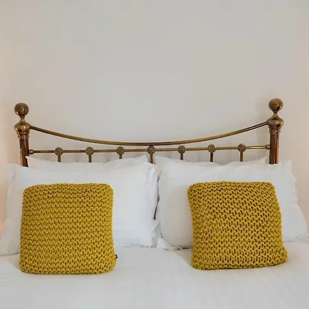 Stylish Retreat Inside Walls York