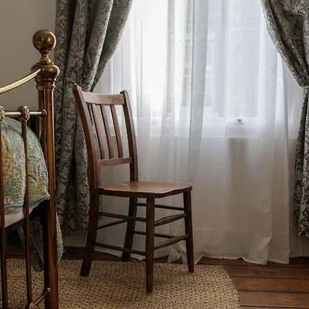 Stylish Retreat Inside Walls * York