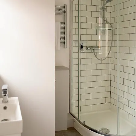 Ferienhaus Stylish Retreat Inside Walls