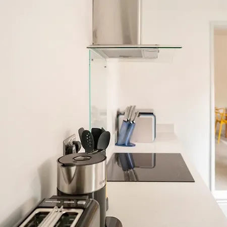 Stylish Retreat Inside Walls Casa de Férias