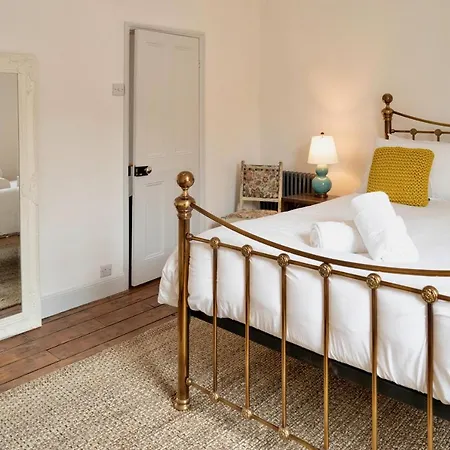 Stylish Retreat Inside Walls * York