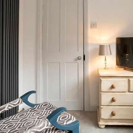 Holiday home Stylish Retreat Inside Walls *