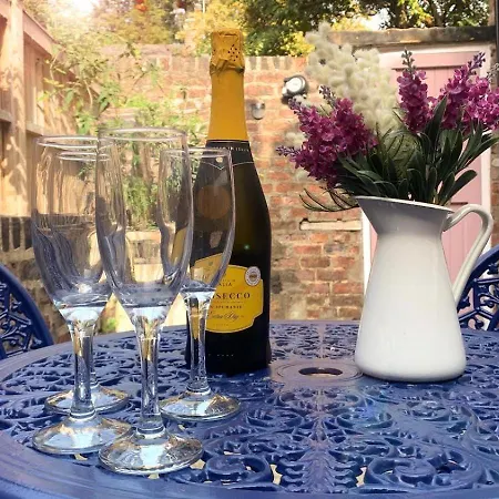 Stylish Retreat Inside Walls Casa de Férias *