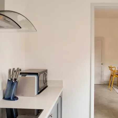 Stylish Retreat Inside Walls * York