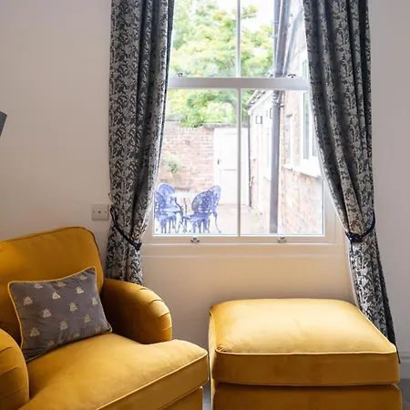 Ferienhaus Stylish Retreat Inside Walls York