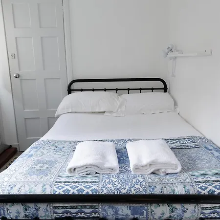 Σπίτι διακοπών Stylish Retreat Inside Walls *
